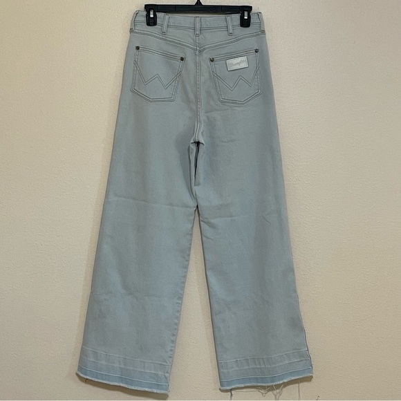 NWT WOMENS WRANGLER HIGH RISE RAW HEM WIDE LEG JEANS - Picture 3 of 16